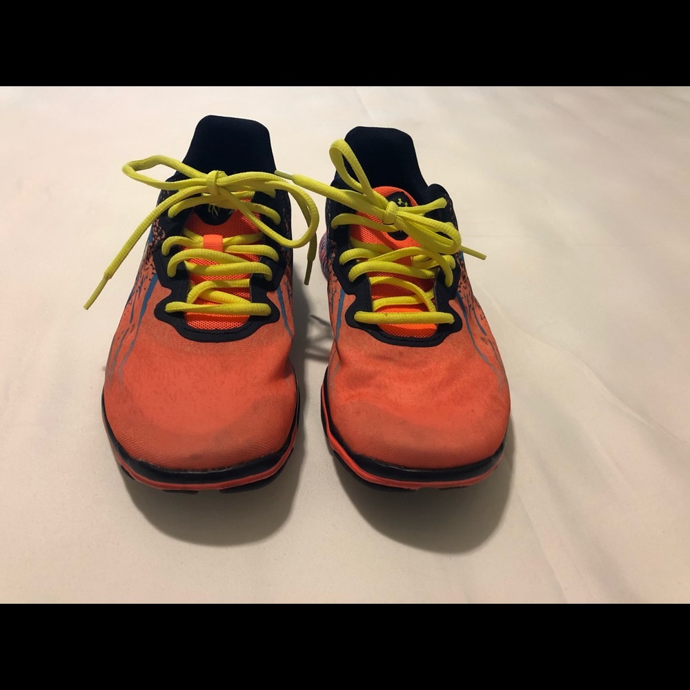 Women’s Under Armour Running Shoes Size 9 !
